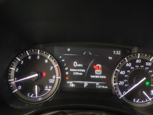 Used 2020 Toyota Highlander XLE FWD image 15
