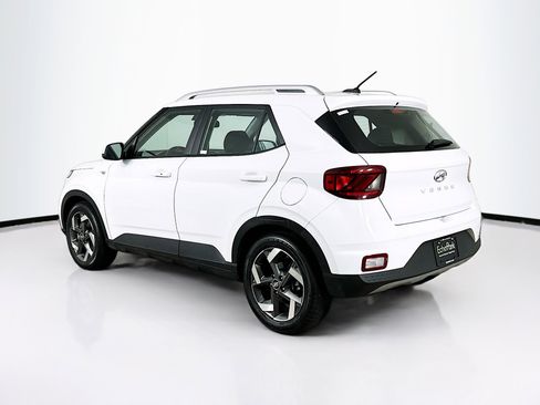 Used 2025 Hyundai Venue SEL image 5