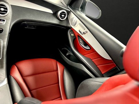 Used 2020 Mercedes-Benz GLC 300 4MATIC w/ AMG Line image 13