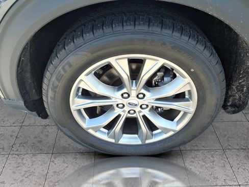Used 2024 Ford Explorer XLT w/ Equipment Group 202A RWD image 6