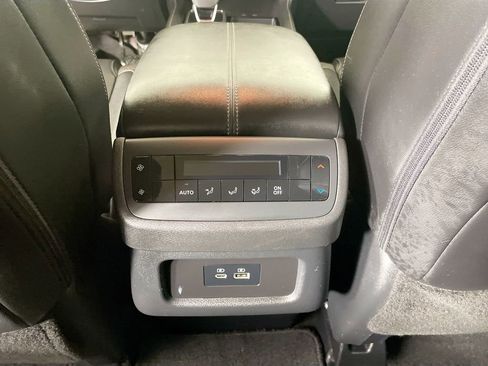 Used 2025 Nissan Pathfinder SL image 27