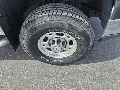 Used 2005 Chevrolet Silverado 2500 LS w/ Heavy-Duty Power Package image 9