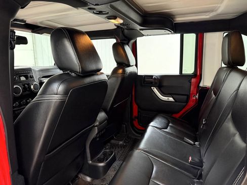 Used 2016 Jeep Wrangler Unlimited Rubicon AWD/4WD image 16