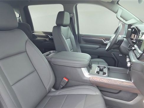 New 2026 GMC Sierra 2500 SLT image 16