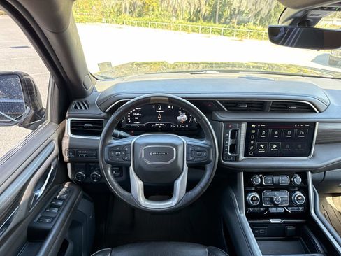 Used 2022 GMC Yukon XL Denali w/ Denali Ultimate Package image 13