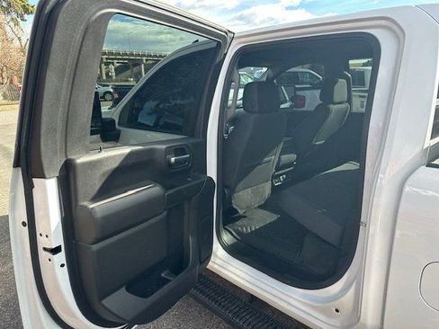 Used 2022 Chevrolet Silverado 2500 LT w/ Convenience Package image 7