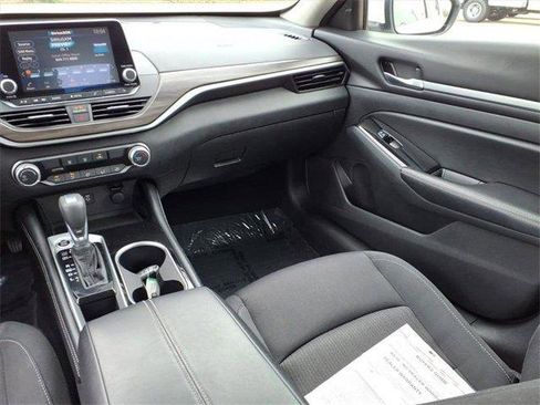 Used 2023 Nissan Altima 2.5 SV image 10