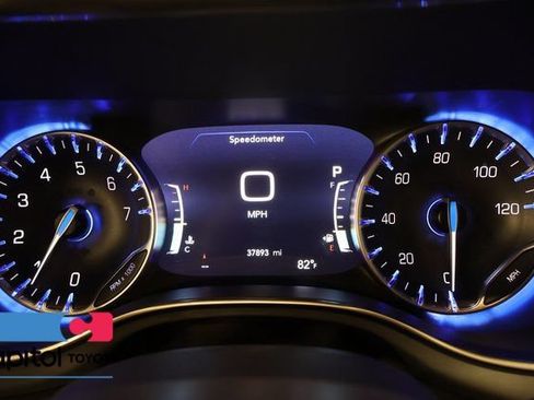 Used 2025 Chrysler Pacifica Limited FWD image 17