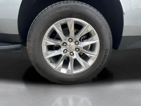 Used 2023 Chevrolet Suburban Premier w/ Advanced Technology Package image 8