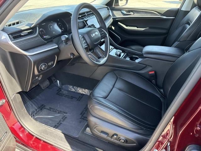 Used 2024 Jeep Grand Cherokee Limited w/ Luxury Tech Group II AWD/4WD image 14