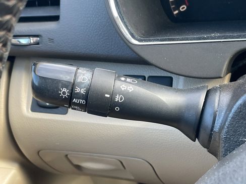 Used 2010 Toyota Highlander Limited image 18