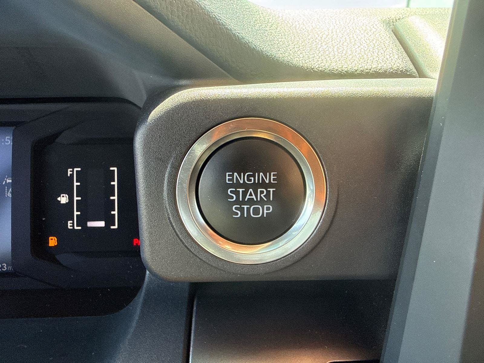 Certified 2025 Toyota 4Runner SR5 AWD/4WD image 17