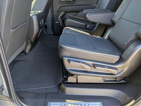 New 2026 Chevrolet Suburban Premier image 16