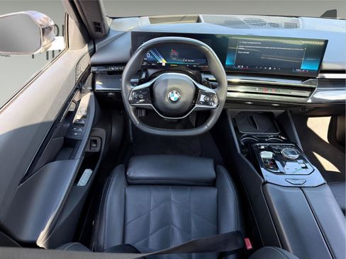 Used 2024 BMW 530i xDrive w/ Premium Package image 17