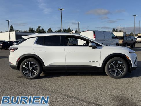 New 2026 Chevrolet Equinox EV LT image 6