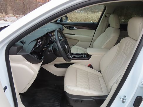 Used 2023 Buick Envision Avenir image 33