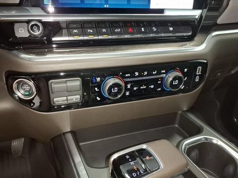 Used 2026 Chevrolet Silverado 1500 LTZ AWD/4WD image 22