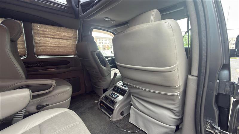 Used 2015 Chevrolet Express 2500 Extended RWD image 18
