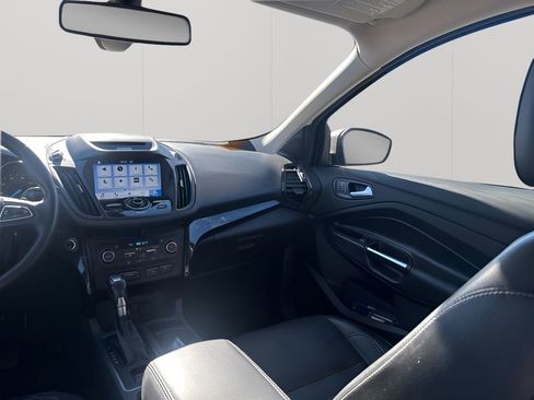 Used 2017 Ford Escape Titanium image 22