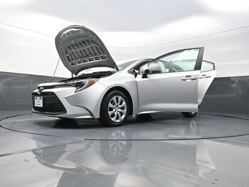 Used 2023 Toyota Corolla LE FWD image 32