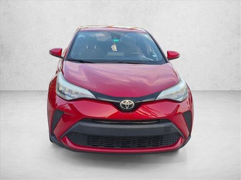 Used 2020 Toyota C-HR XLE FWD image 2