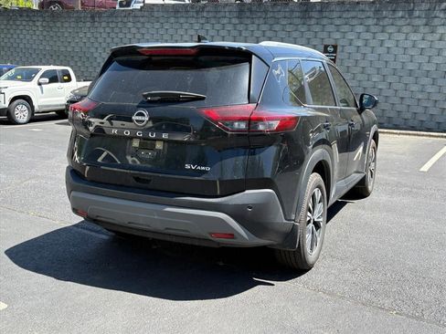 Certified 2023 Nissan Rogue SV w/ SV Premium B Package AWD/4WD image 5