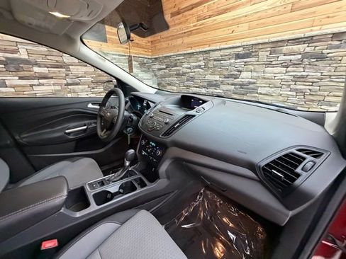 Used 2017 Ford Escape SE image 13