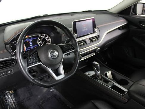Certified 2019 Nissan Altima 2.5 SR FWD image 18