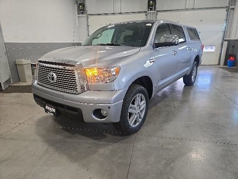 Used 2013 Toyota Tundra Limited w/ Memory Pkg AWD/4WD image 3