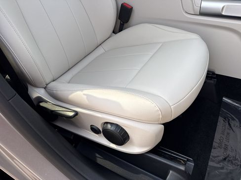 Certified 2022 Mercedes-Benz GLB 250 image 29
