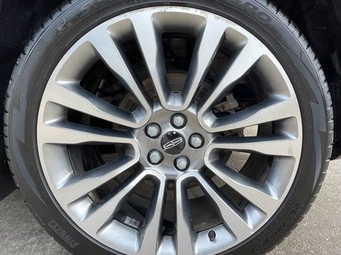 Used 2016 Lincoln MKX Reserve w/ Luxury Package FWD image 15