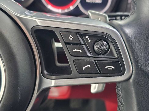 Used 2022 Porsche Cayenne Platinum Edition image 28