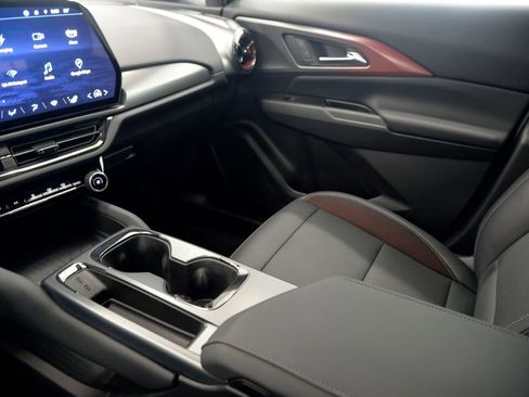 Certified 2024 Chevrolet Equinox EV RS image 26