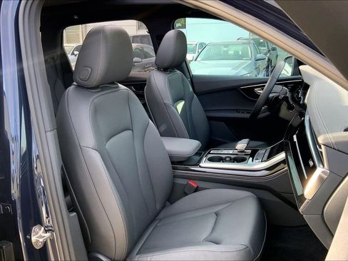 Certified 2025 Audi Q7 3.0T Premium Plus image 9