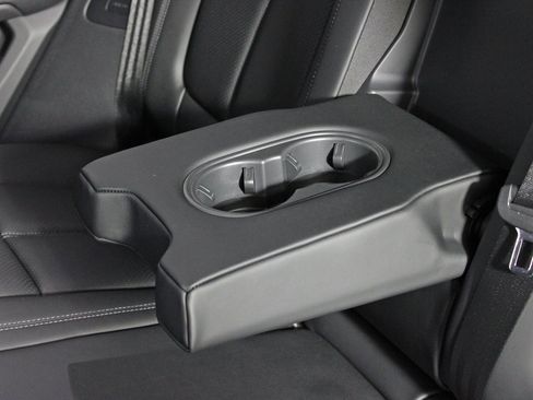 New 2026 Porsche Macan image 34