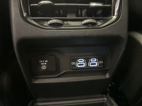 Used 2023 Jeep Grand Cherokee L Limited AWD/4WD image 18