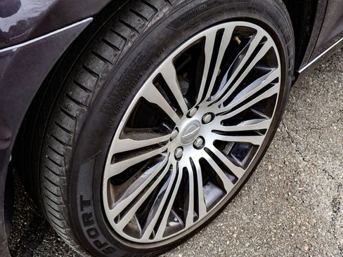 Used 2014 Chrysler 300 S image 40