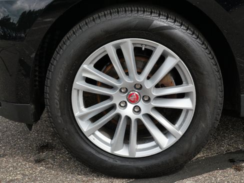 Used 2019 Jaguar F-PACE Prestige AWD/4WD image 10