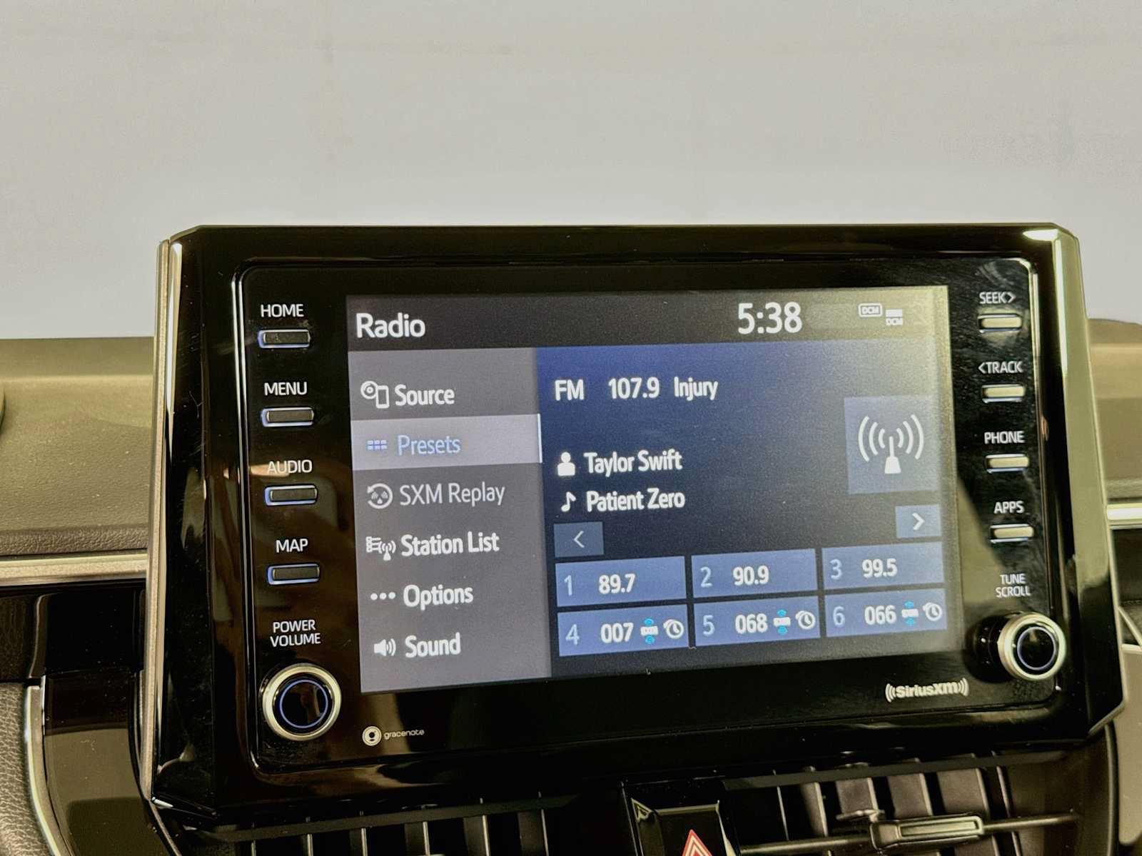Used 2022 Toyota Corolla LE FWD image 13