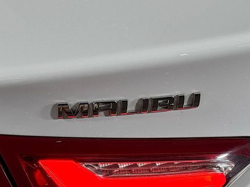 Used 2022 Chevrolet Malibu LT FWD image 23