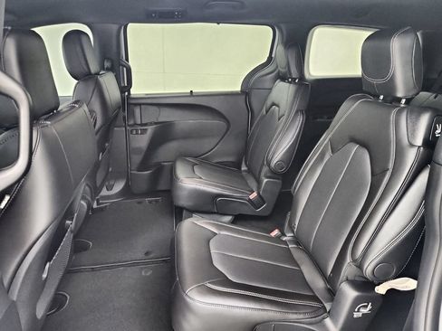 New 2027 Chrysler Pacifica LX FWD image 28