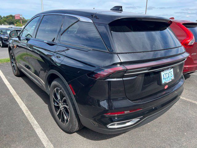 Used 2025 Lincoln Nautilus Premier AWD/4WD image 6