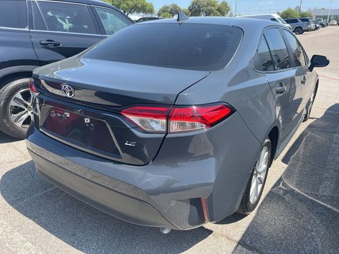 Used 2024 Toyota Corolla LE w/ LE Convenience Package FWD image 4