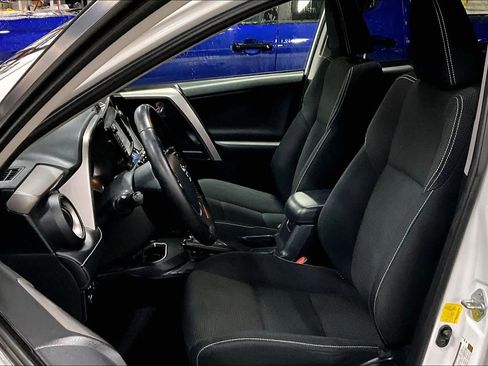 Used 2016 Toyota RAV4 XLE image 9