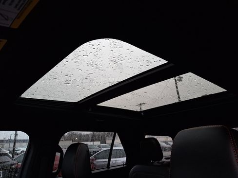 Certified 2023 Ford Explorer ST-Line w/ Class IV Trailer Tow Package image 15