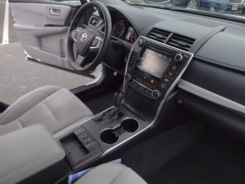 Used 2017 Toyota Camry XSE image 14