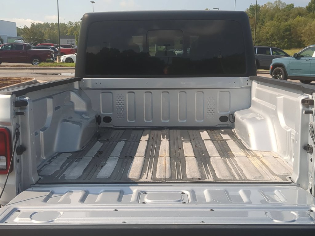 Used 2024 Jeep Gladiator Sport AWD/4WD image 25