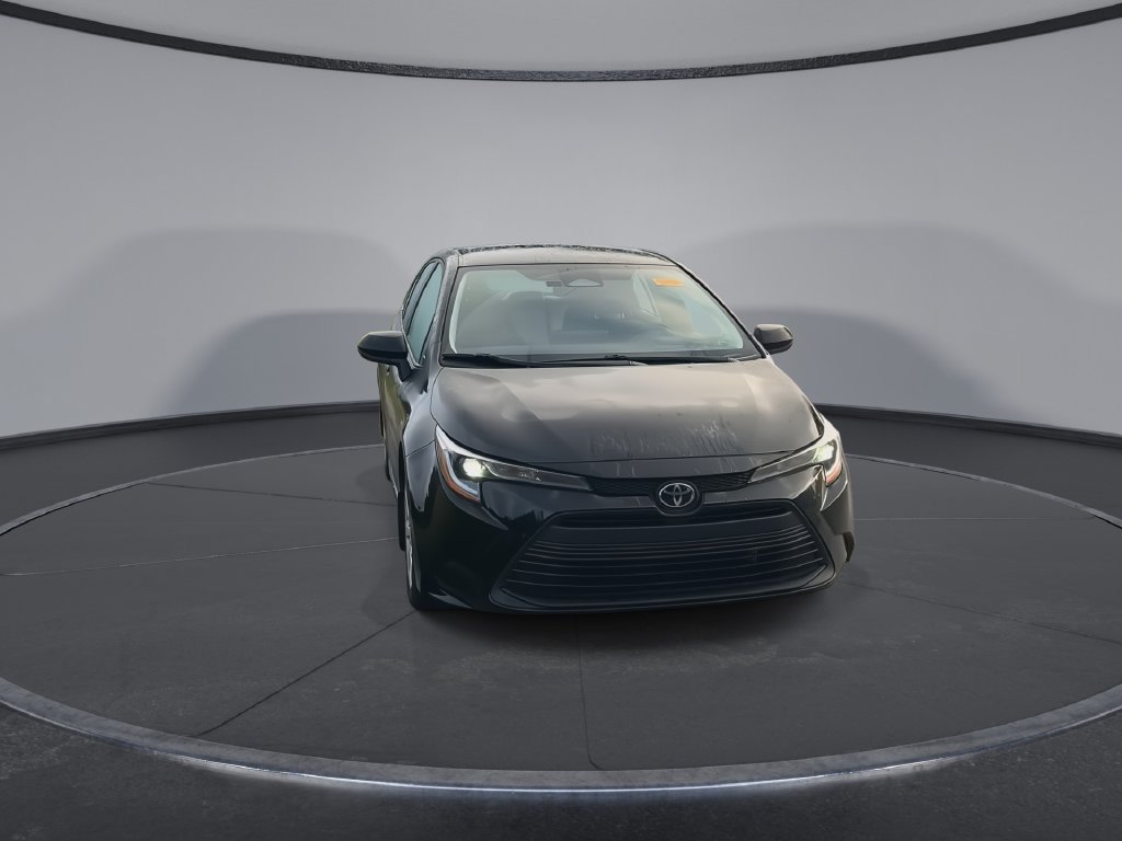 Used 2026 Toyota Corolla LE FWD image 3