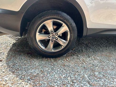 Used 2015 Toyota RAV4 XLE image 18