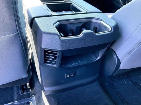 Used 2025 Toyota Tundra SR5 AWD/4WD image 32